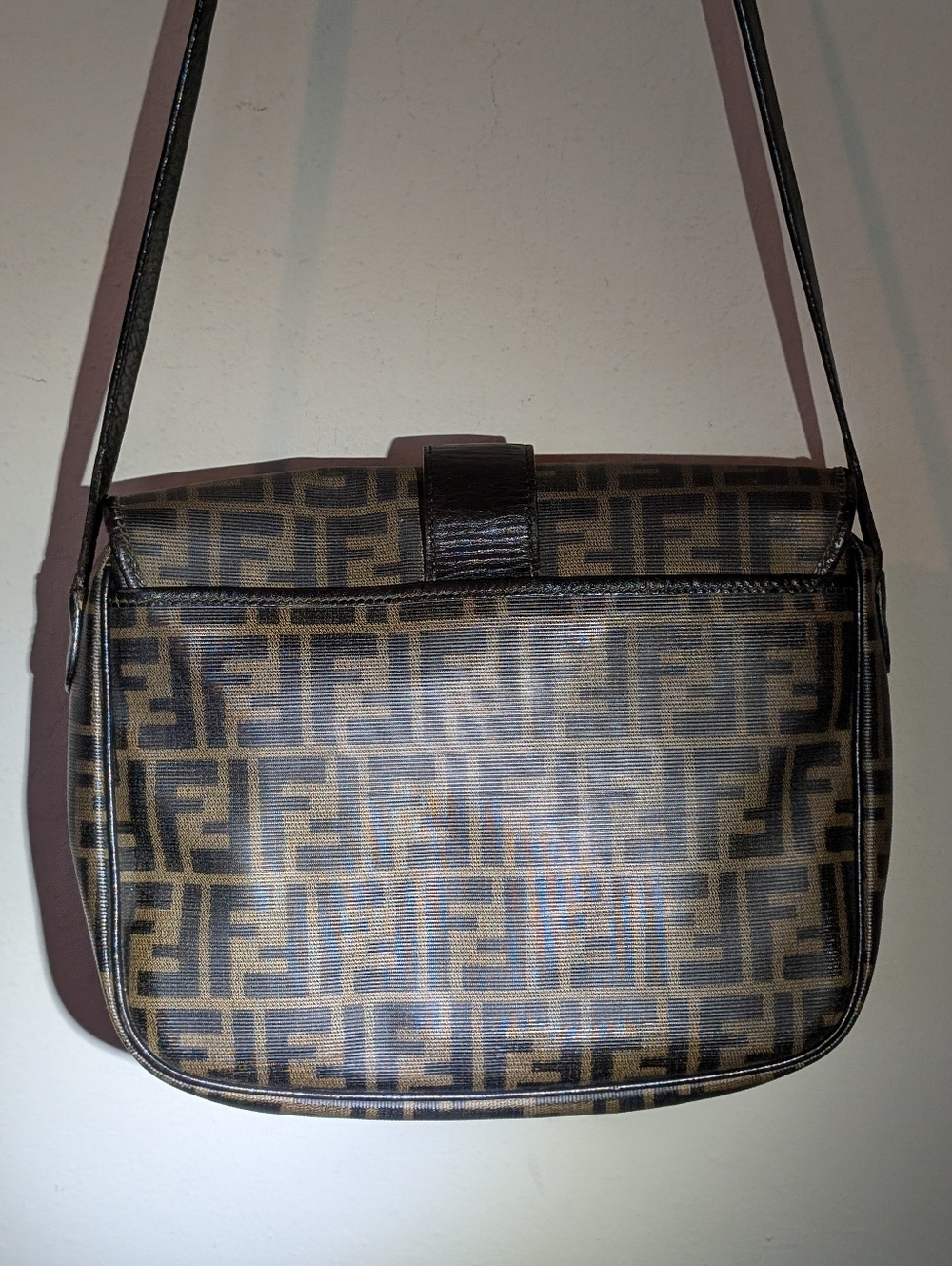 Fendi Vintages Restored Brown Zucca Canvas Crossbody Bag In Good Condition - Picture 3 of 16